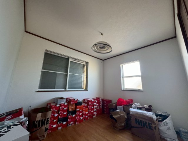 －三丁目不動産-　小川町東小川6丁目　中古戸建の洋室