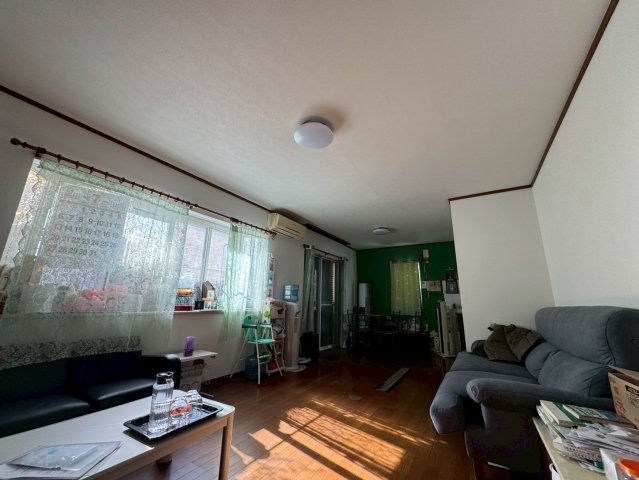 -三丁目不動産-　小川町東小川6丁目　中古戸建の居間・リビング