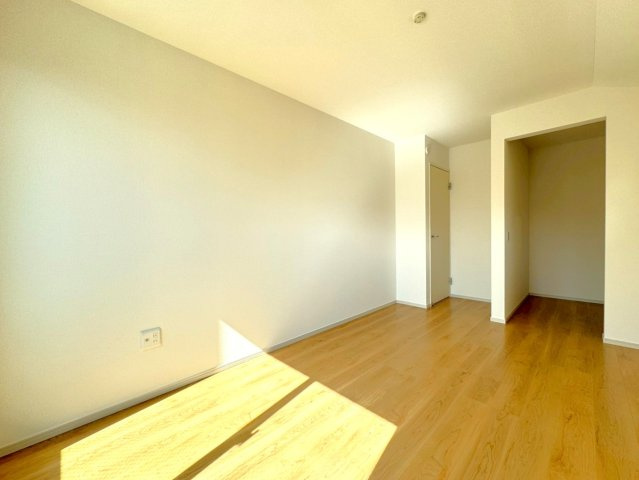 ◆家事動線良好な４ＬＤＫ◆全居室２面採光で陽当たり通風良好◆収納充実◆山科区川田西浦町１期の洋室|洋室