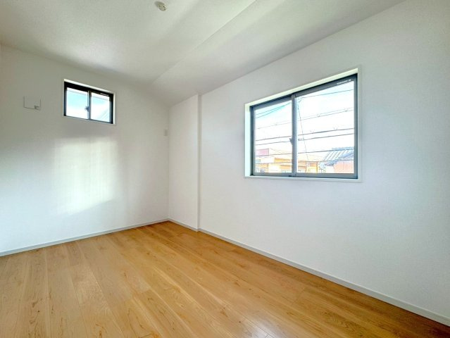 ◆家事動線良好な４ＬＤＫ◆全居室２面採光で陽当たり通風良好◆収納充実◆山科区川田西浦町１期の洋室|洋室