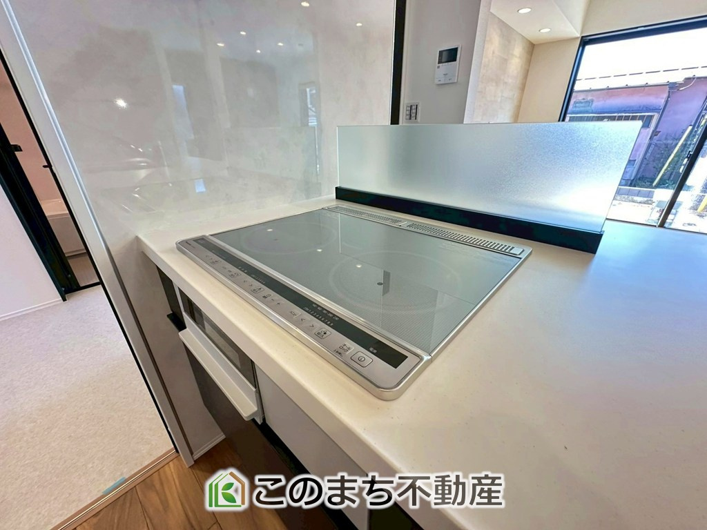 アーバンレジオス宇都宮市滝の原3丁目の設備|"☆☆IHクッキングヒーター☆☆
ママの家事におお助かりなIHコンロ！お掃除が楽々！"
