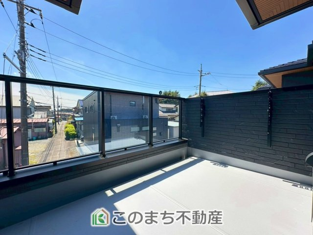 アーバンレジオス宇都宮市滝の原3丁目のバルコニー|南向きの大型バルコニーは陽当り良好で、たっぷりのお洗濯物もよく乾きます！
