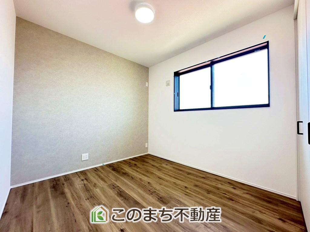 アーバンレジオス宇都宮市滝の原3丁目の洋室|大切なプライベート空間は、趣味に合わせて使って頂けるようシンプルに仕上げてあります。
