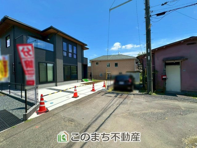アーバンレジオス宇都宮市滝の原3丁目の前面道路含む現地写真|前面道路は交通量が少なく、運転が苦手な方でも落ち着いて出し入れ出来ます☆
