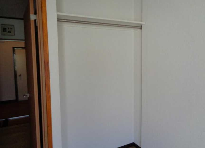 メゾンワタベ　バイク置き場あり　バストイレ別　学生さんオススメの収納