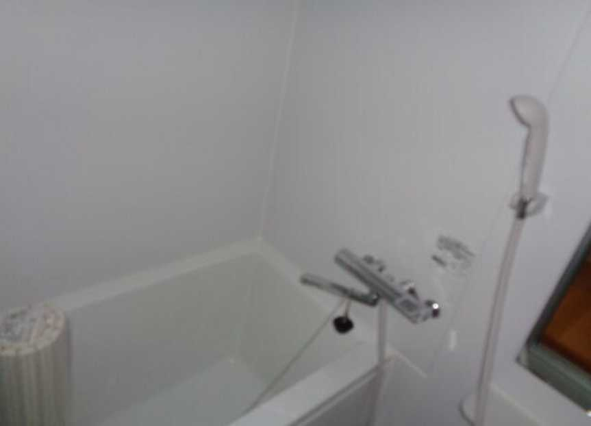 メゾンワタベ　バイク置き場あり　バストイレ別　学生さんオススメの浴室