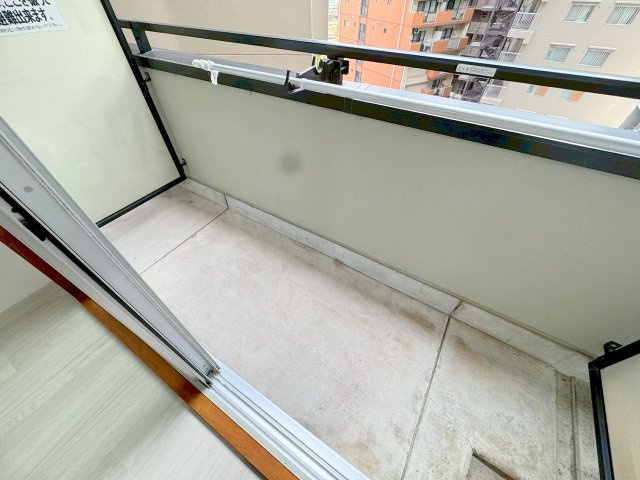 アーデン新大阪のバルコニー