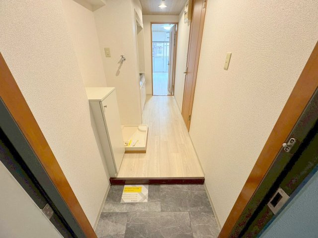 アーデン新大阪の玄関