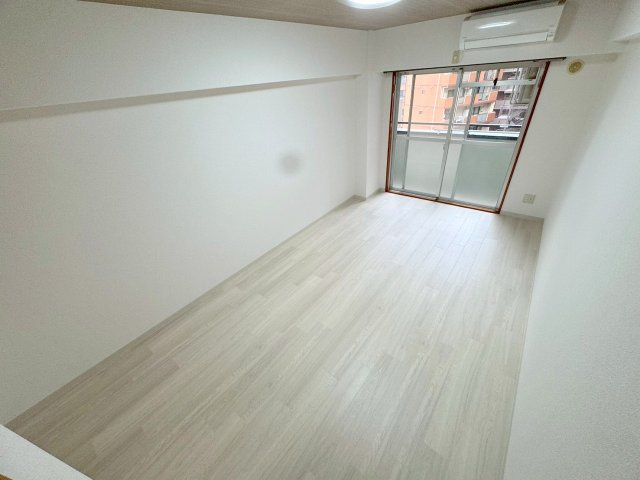 アーデン新大阪の居間・リビング