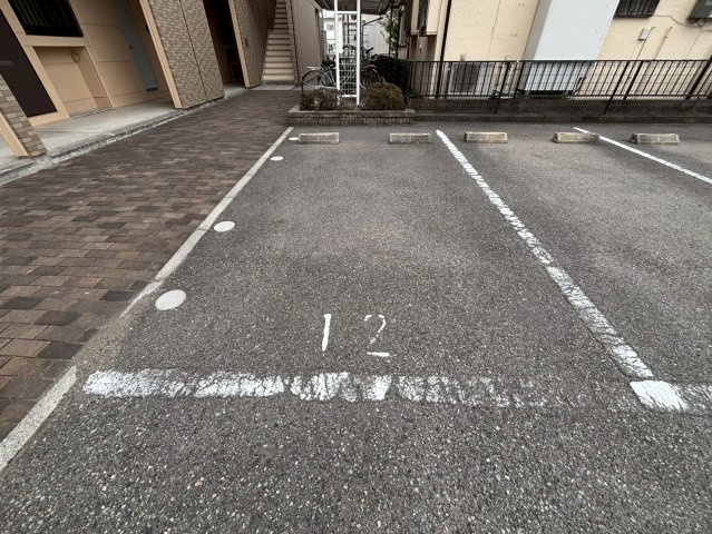 フィオーレの駐車場