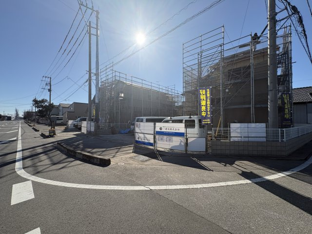 【LiveleGarden】真岡市長田 第9 全2棟の外観|〇2号棟〇
4LDK+WIC+カースペース3台
広々16ｍの前面道路で、車庫入れが苦手な方でもラクラクです！
※2026年2月撮影