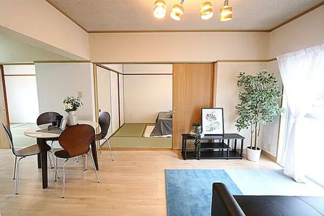 ラフルール福知山「満室稼働中！」「利回り10.91％」の居間・リビング