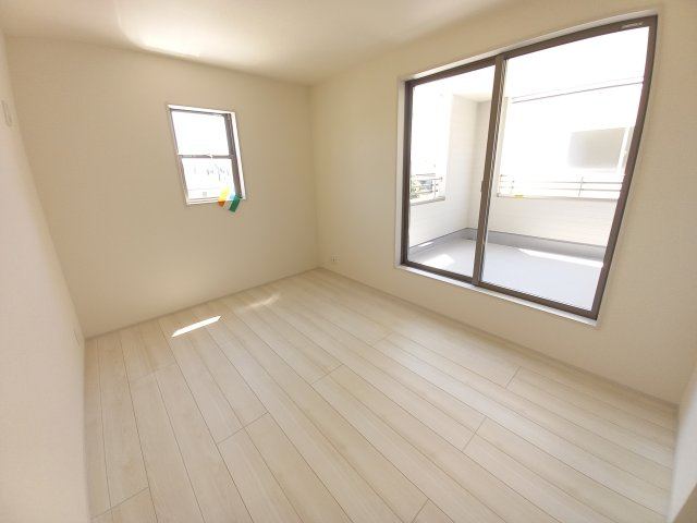 ひたちなか市堀口　第4の洋室|同施工洋室です。採光・通風が良く毎朝気持ち良く起床ができ・・日中も日差しが降り注ぐ～暖かいお部屋です。