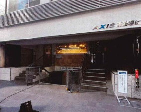 大阪市中央区南船場１丁目の店舗事務所のエントランス