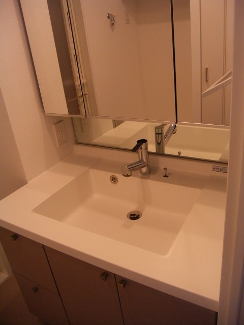 新品家具付きマンション中央2(KaGood東京)の洗面所