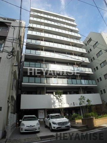 modern palazzo水辺の森