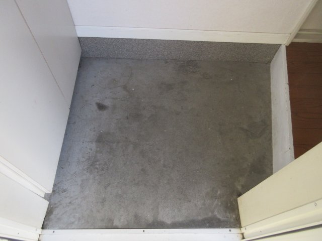 ベイフラットの玄関