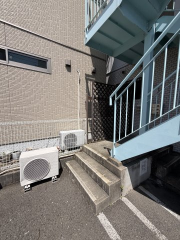石原ビルの外観