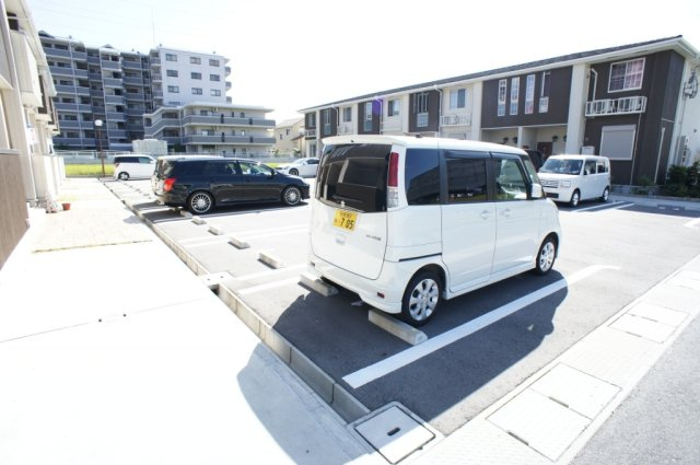 フレイズ　Ⅰの駐車場