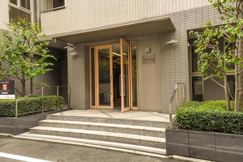 パインコート恵比寿のエントランス