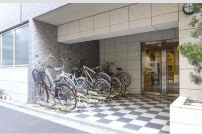 【エントランス】 | アデッソ新宿若松町