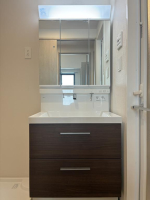 【独立洗面台】 | ROOTs Shinjuku Wakamatsucho(ルーツシンジュクワカマツチョウ)