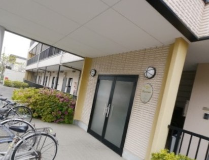 アンプルール フェール Surieのエントランス