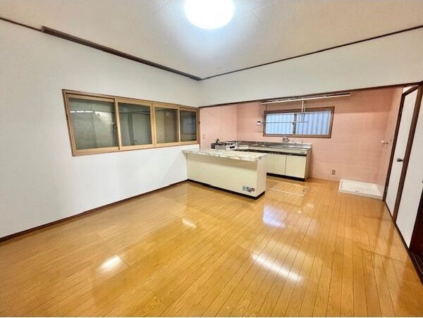 若杉町貸家の居間・リビング