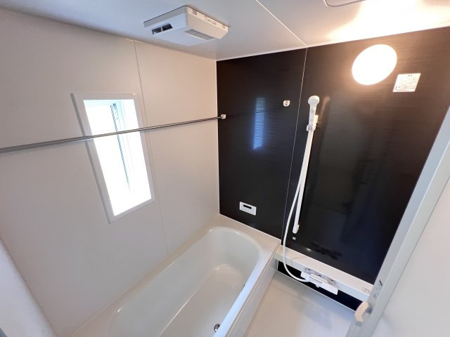 新築　富岡市七日市第５　クレイドルガーデン　１号棟の浴室|　乾燥・暖房・涼風と充実の内容！お風呂に入る前に暖房をつけておけば、寒い嫌な思いはしません。									

