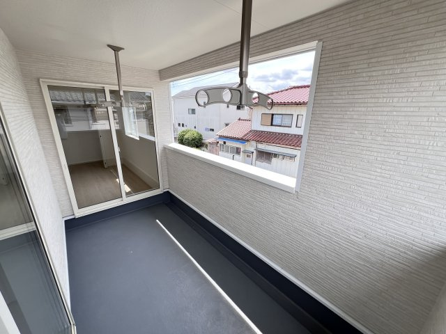 新築　富岡市七日市第５　クレイドルガーデン　１号棟のバルコニー|　日当たりの良いバルコニーはお洗濯物もよく乾きそうです◎
　