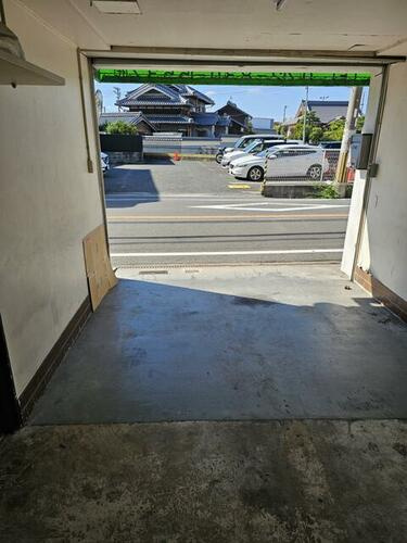 池田中町　中古一戸建ての駐車場|■物件内覧・資金計画相談・住宅ローン相談、リフォーム相談、お問合せ受付中■
※当日・翌日のご内覧、ご相談はお電話でのお問合せがスムーズです！