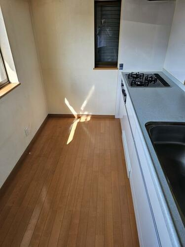 池田中町　中古一戸建てのキッチン|システムキッチン
■物件内覧・資金計画相談・住宅ローン相談、リフォーム相談、お問合せ受付中■
※当日・翌日のご内覧、ご相談はお電話でのお問合せがスムーズです！