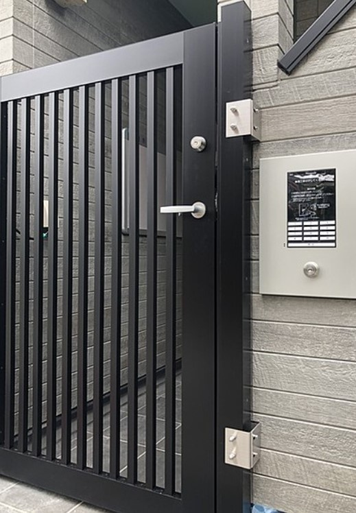 Aile東大宮のエントランス