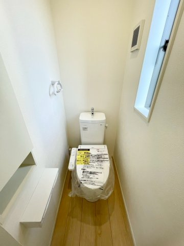 長野市若槻団地第１５のトイレ|1、2階それぞれにトイレ完備！温水洗浄便座機能付きです♪　１号棟