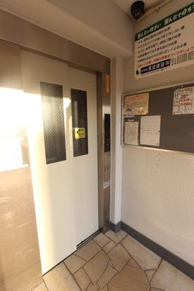 本宮ハイツ山田の設備|エレベーターです