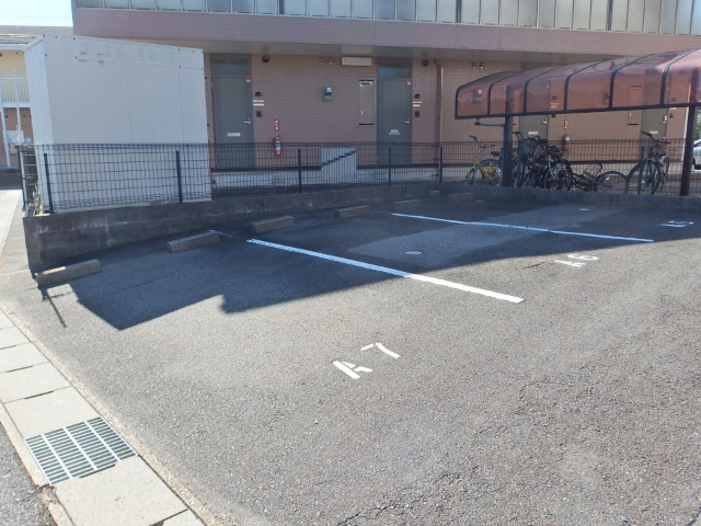 シティベルＩＹＯＤＡ　Ａ棟の駐車場