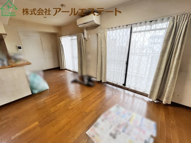 セントラルメゾン夢前川　　山陽電鉄「夢前川」徒歩5分の居間・リビング
