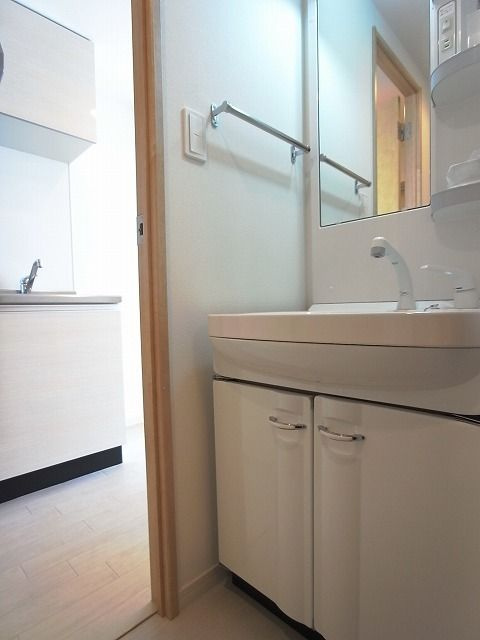 リブリ立花の独立洗面台