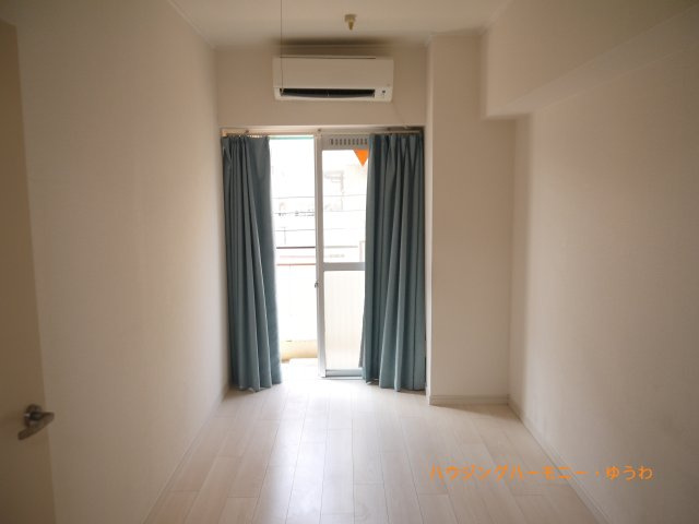 【洋室】 | ミツワハイツ | 時を忘れて過ごす場所として過ごせるお部屋。