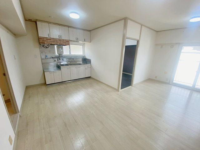 中山五月台住宅24号棟の居間・リビング