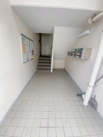 中山五月台住宅24号棟のロビー