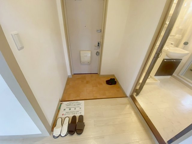 中山五月台住宅24号棟の玄関