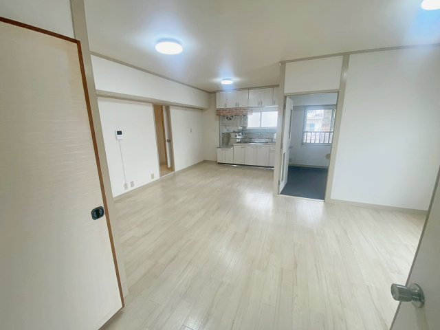 中山五月台住宅24号棟の居間・リビング