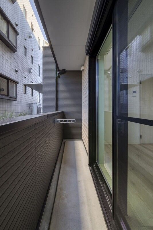 CRASTINE西堀8丁目Cのバルコニー