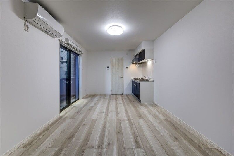 CRASTINE西堀8丁目Cの居間・リビング