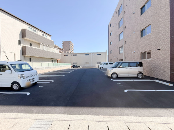 リライフ神立の駐車場