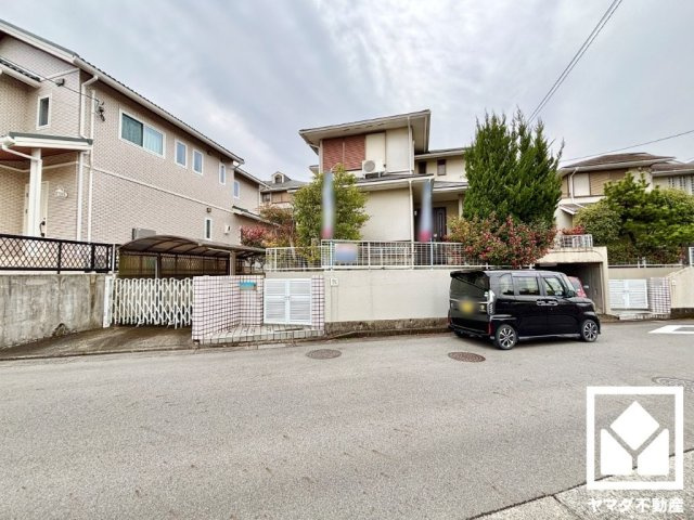 京田辺市花住坂３丁目の外観