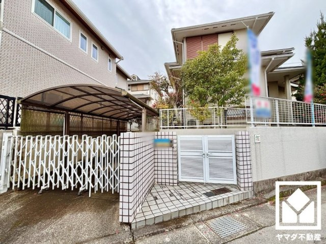 京田辺市花住坂３丁目の玄関
