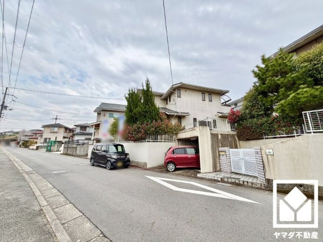 京田辺市花住坂３丁目の外観