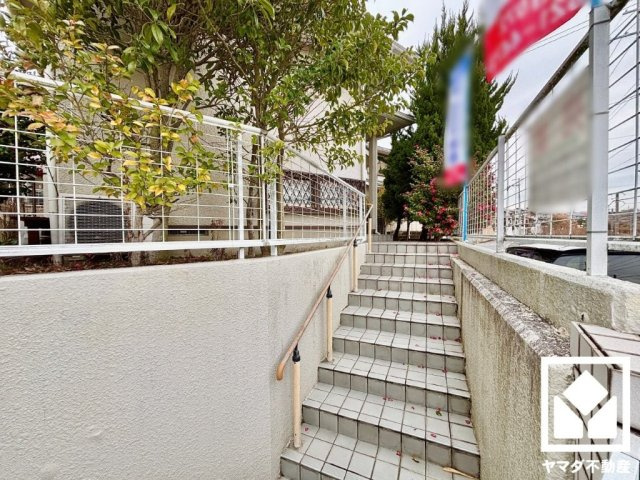 京田辺市花住坂３丁目の外観